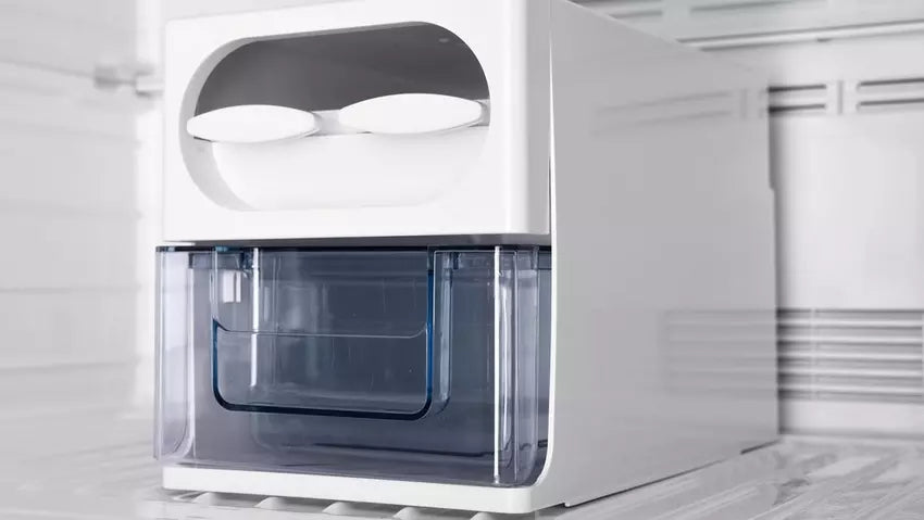 Hitachi 4-Door 740 Liter Black Glass Refrigerator with Ice Maker and Water Dispenser - RW760PUGBK