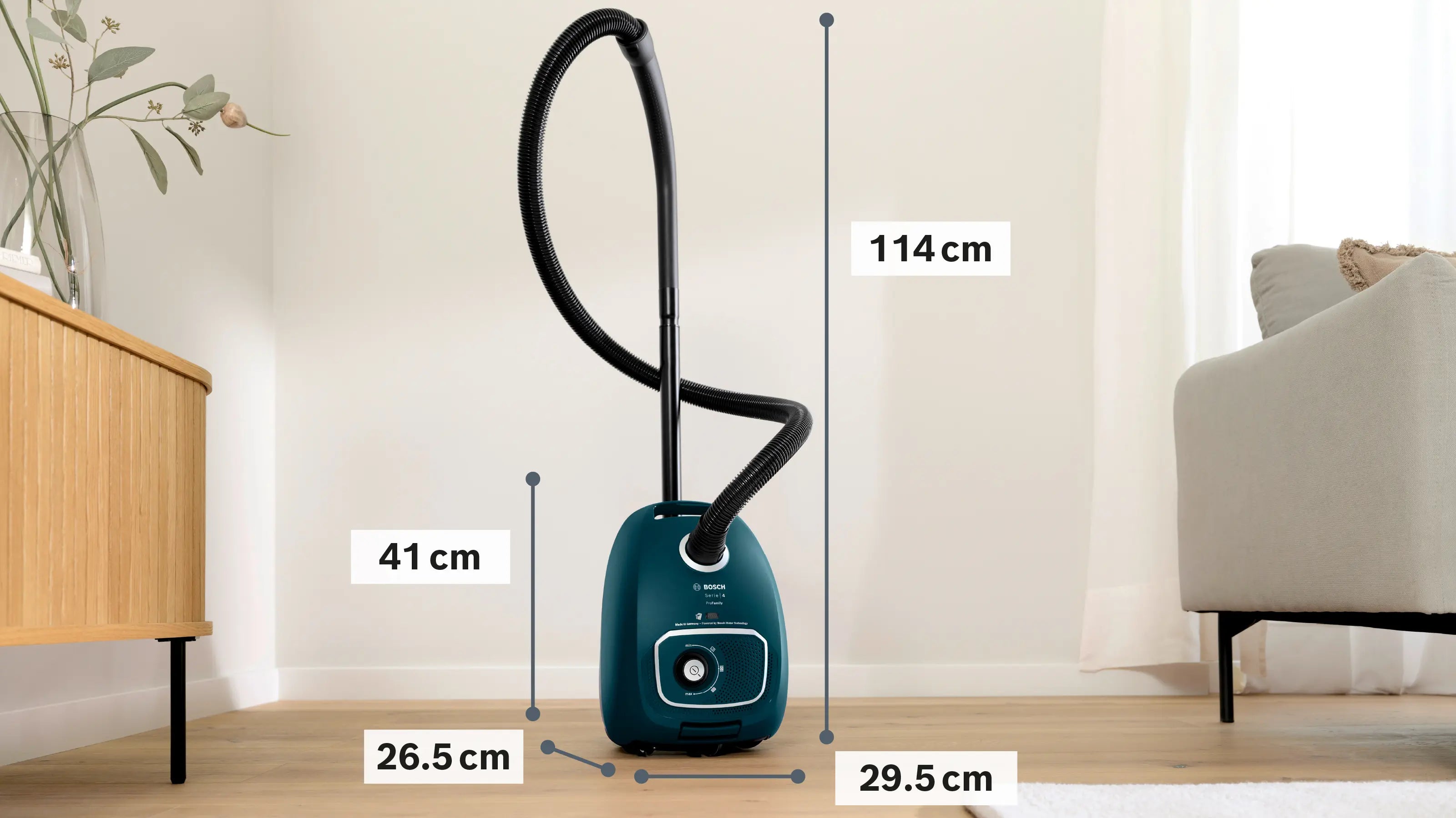 Bosch Series 4 | 2000W Bagged Vacuum Cleaner - BGL41WFAMP