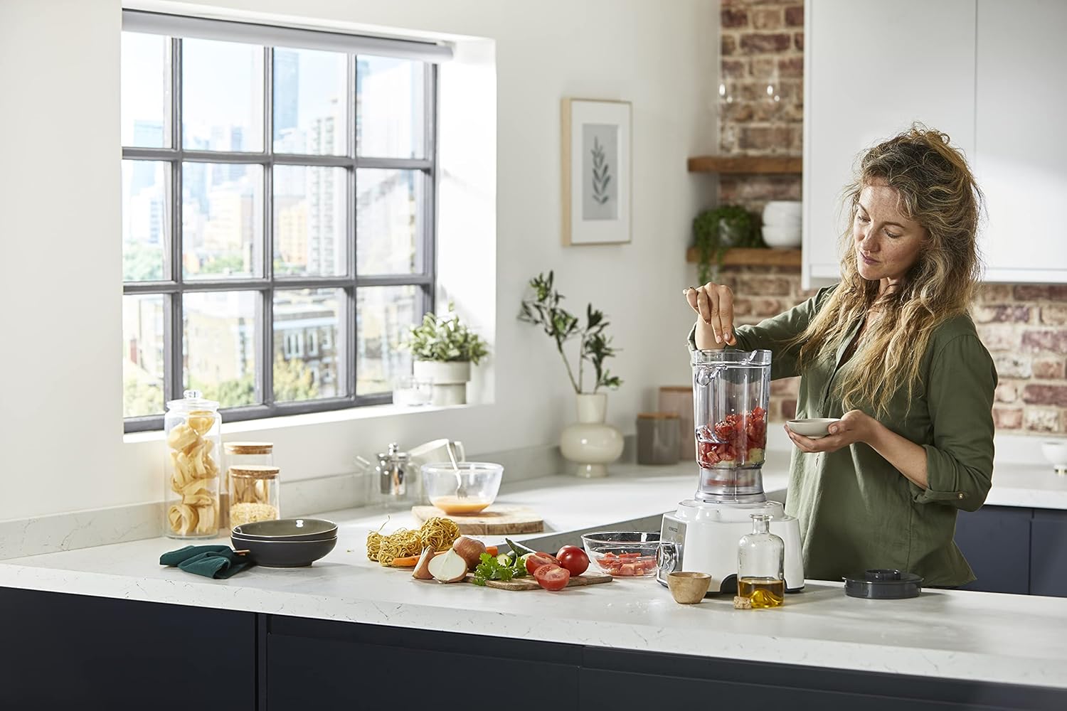 Kenwood MultiPro Express 7-Tool 1000W Food Processor - FDP65.400WH